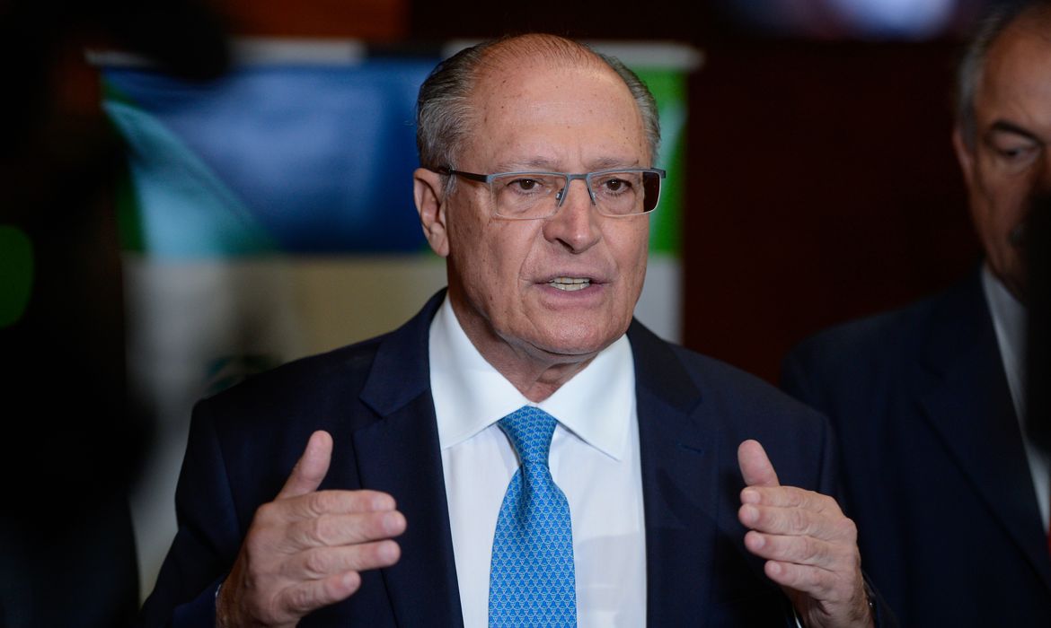 "O Brasil é a China dos Trópicos", diz Alckmin, em visita ao país