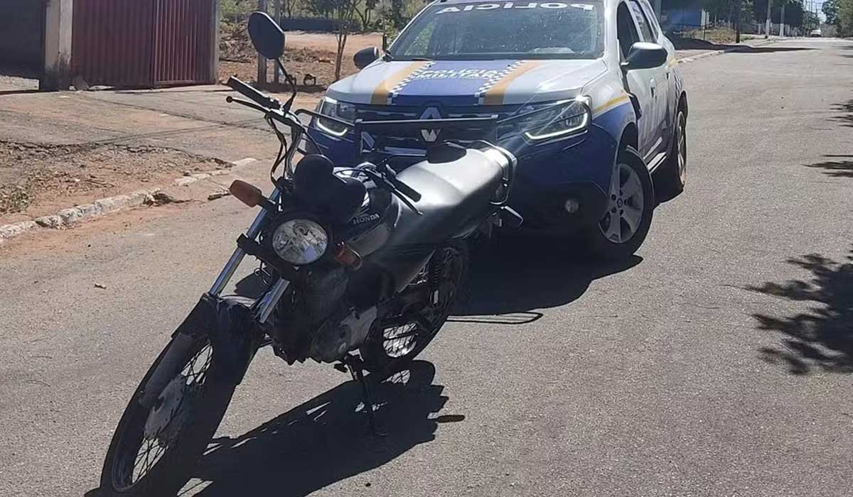 Moto com quase R$ 30 mil em multas por excesso de velocidade é apreendida pela PM