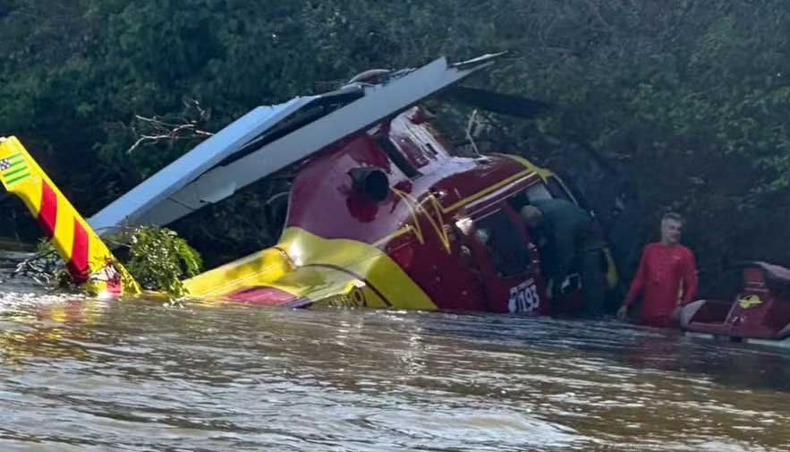 Vídeo mostra momento em que helicóptero dos bombeiros cai no rio Araguaia