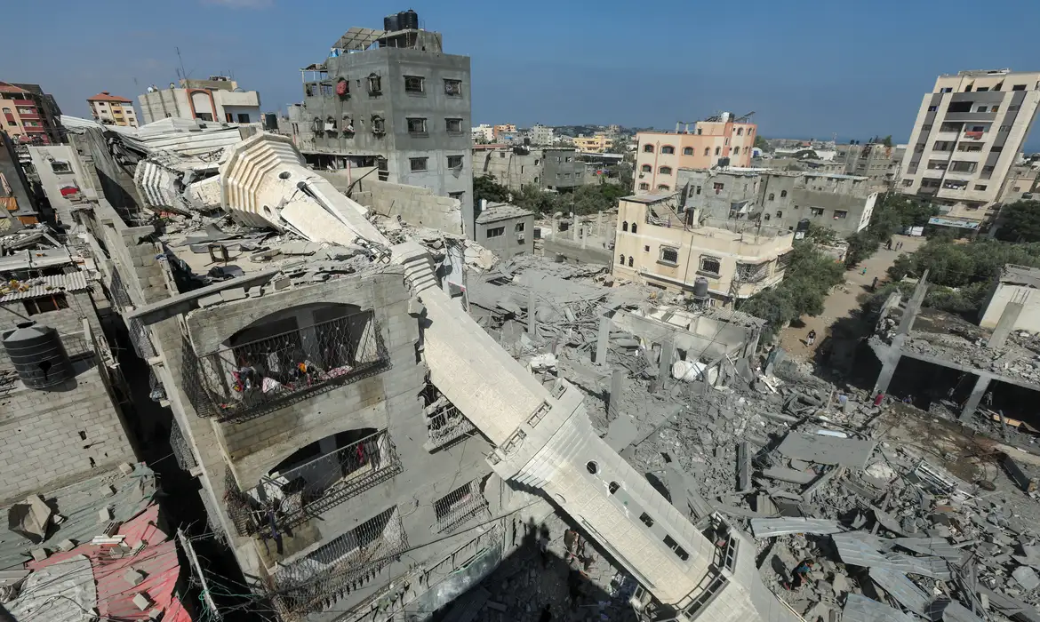 Soldados israelenses e palestinos entraram em confronto neste domingo