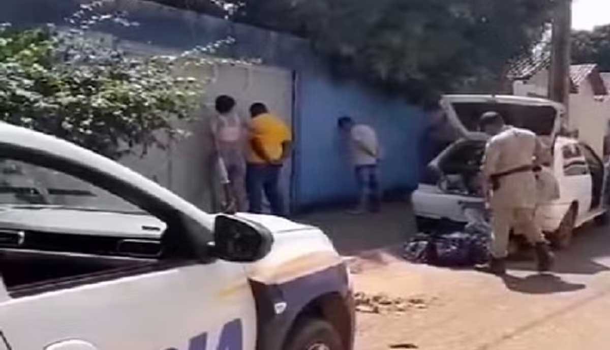 Grupo suspeito de aplicar golpes em comércios de Porto Nacional é preso com R$ 5 mil em notas falsas