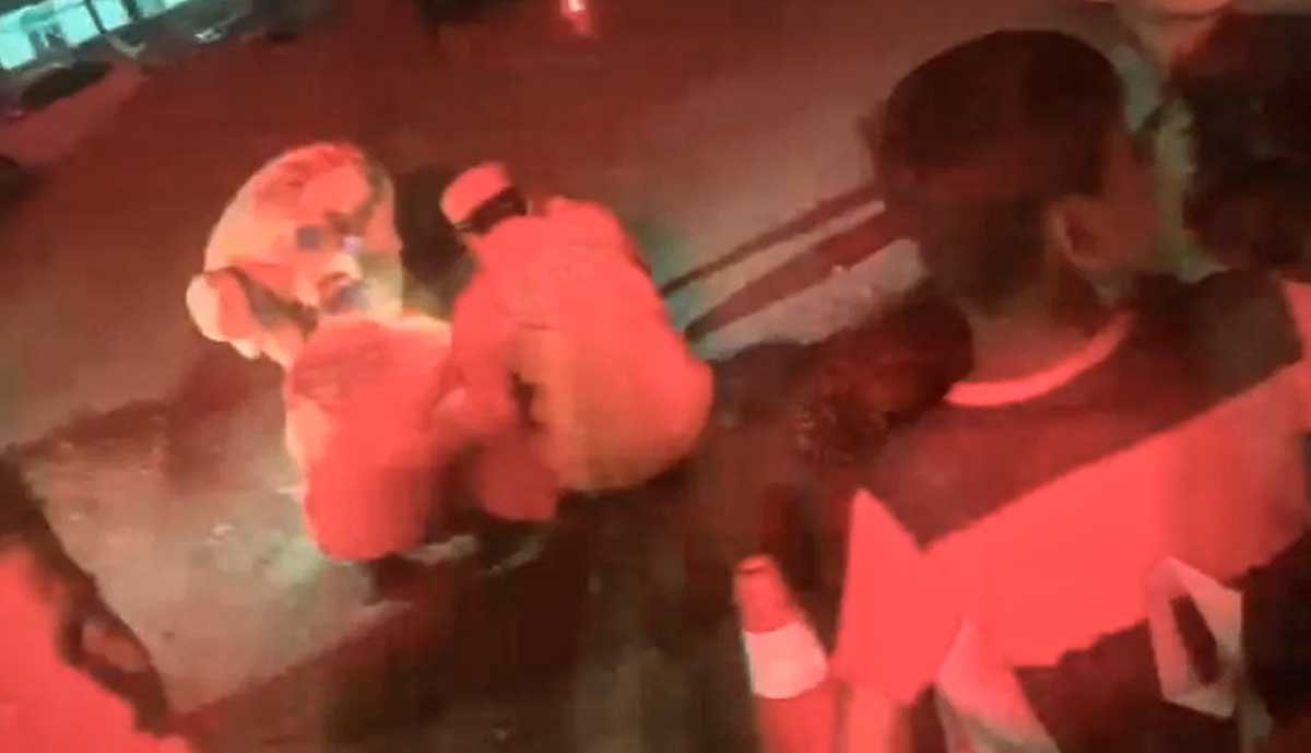 Homem é encontrado morto com marcas de tiro e dedo da mão decepado