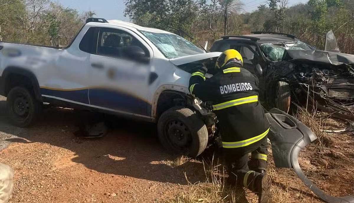 Quatro pessoas ficam feridas após carro e picape baterem de frente na TO-040