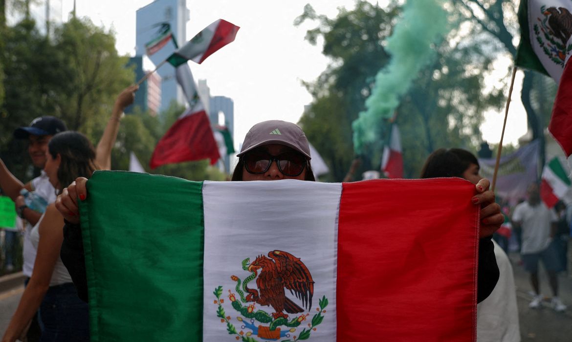 Controversa reforma judicial do México segue para plenário do Senado