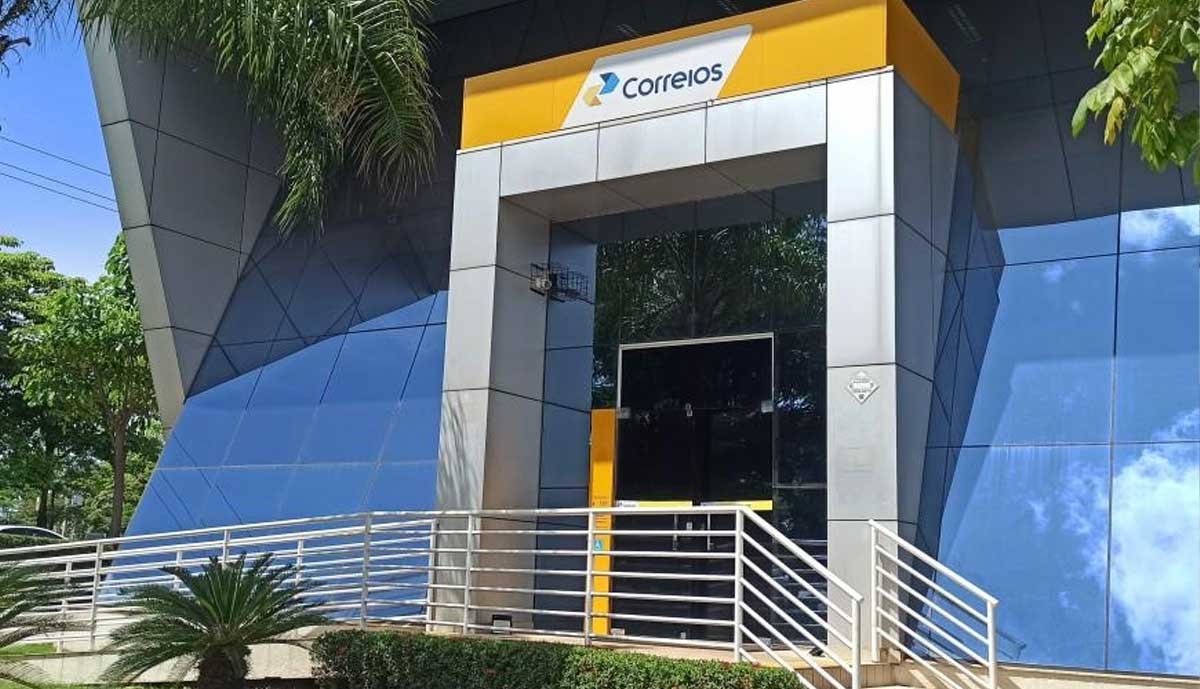 Correios divulga editais de concurso para mais de 3 mil vagas imediatas e salários de até R$ 6,8 mil; confira