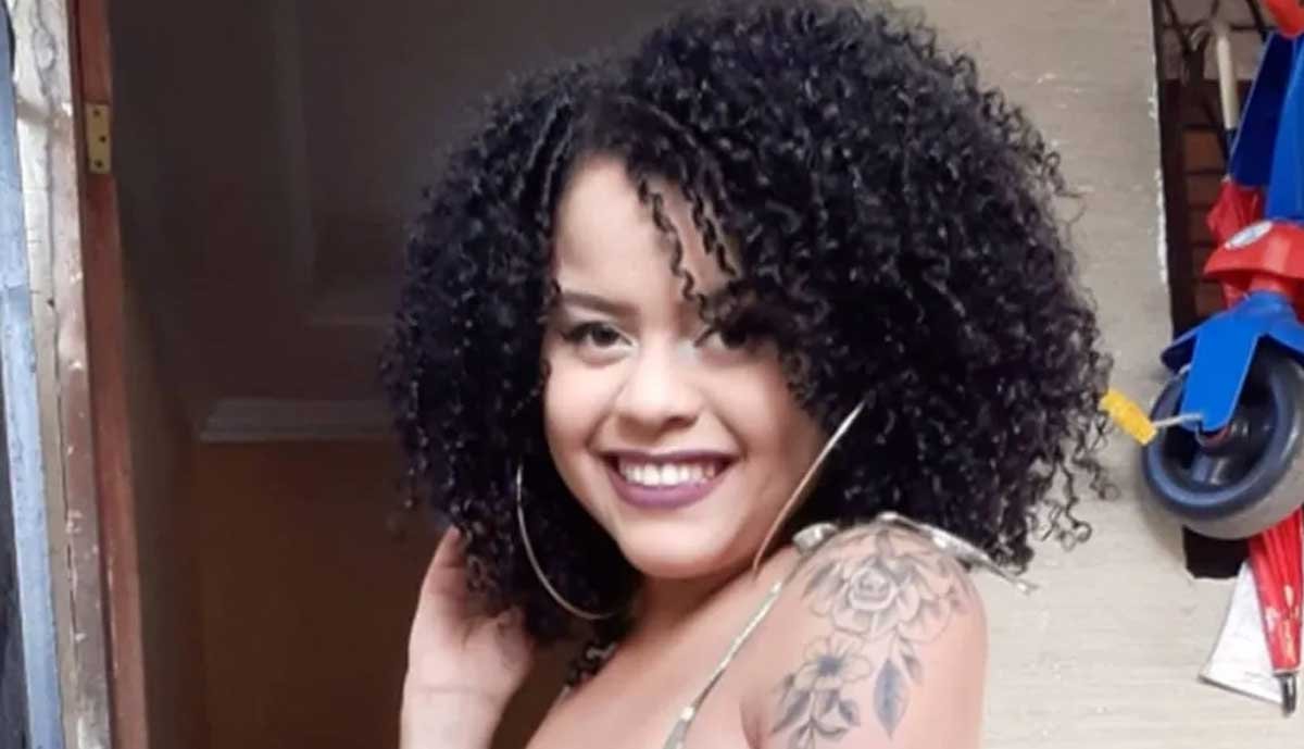 Corpo de mulher que decapitou o filho de 6 anos foi desenterrado e incendiado, diz polícia