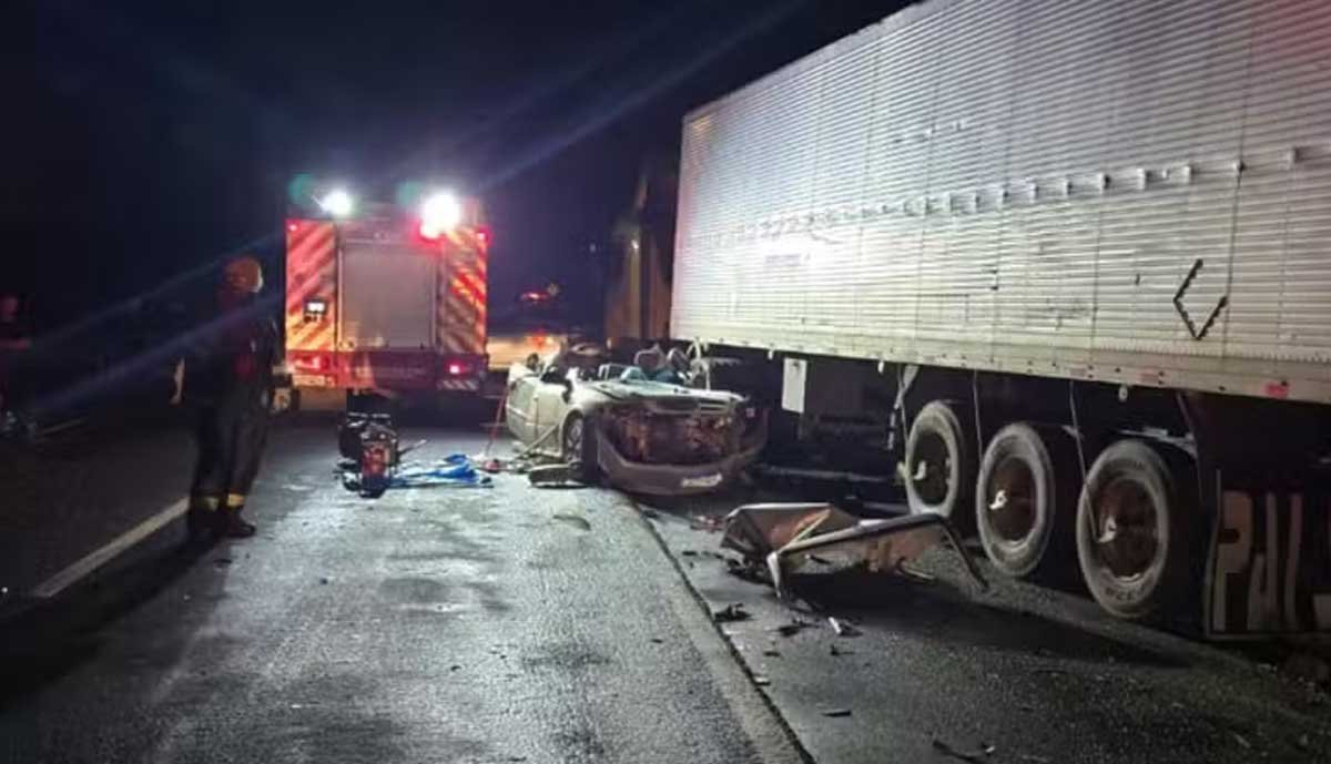 Acidente envolvendo quatro veículos mata bebê e deixa seis pessoas feridas em rodovia de Goiás