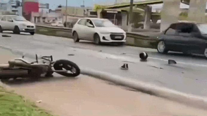 Duas mulheres morrem após colidirem em carro, caírem de moto e serem atropeladas por caminhão - Sou Mais Notícias