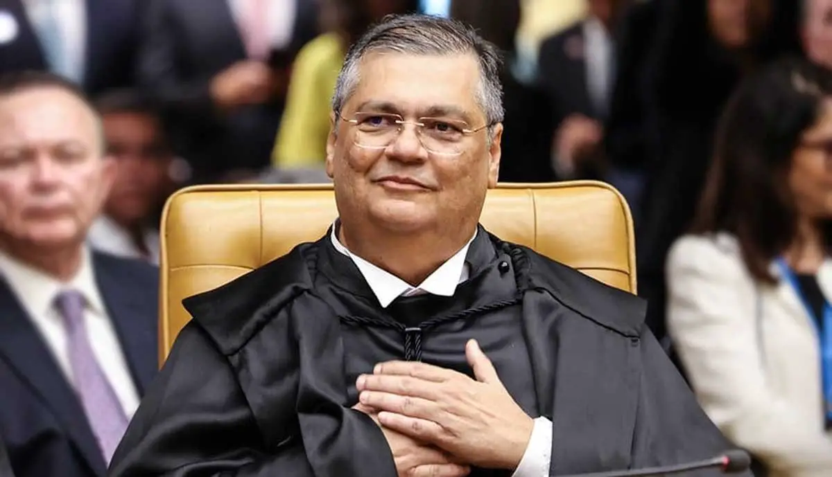 Flávio Dino manda suspender de pagamento de R$ 4,2 bilhões emendas e pede investigação da PF - Sou Mais Notícias