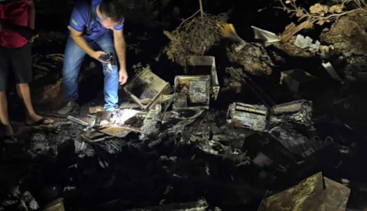 Computadores e documentos de prefeitura do Tocantins são encontrados queimados durante transição de gestão - Sou Mais Notícias
