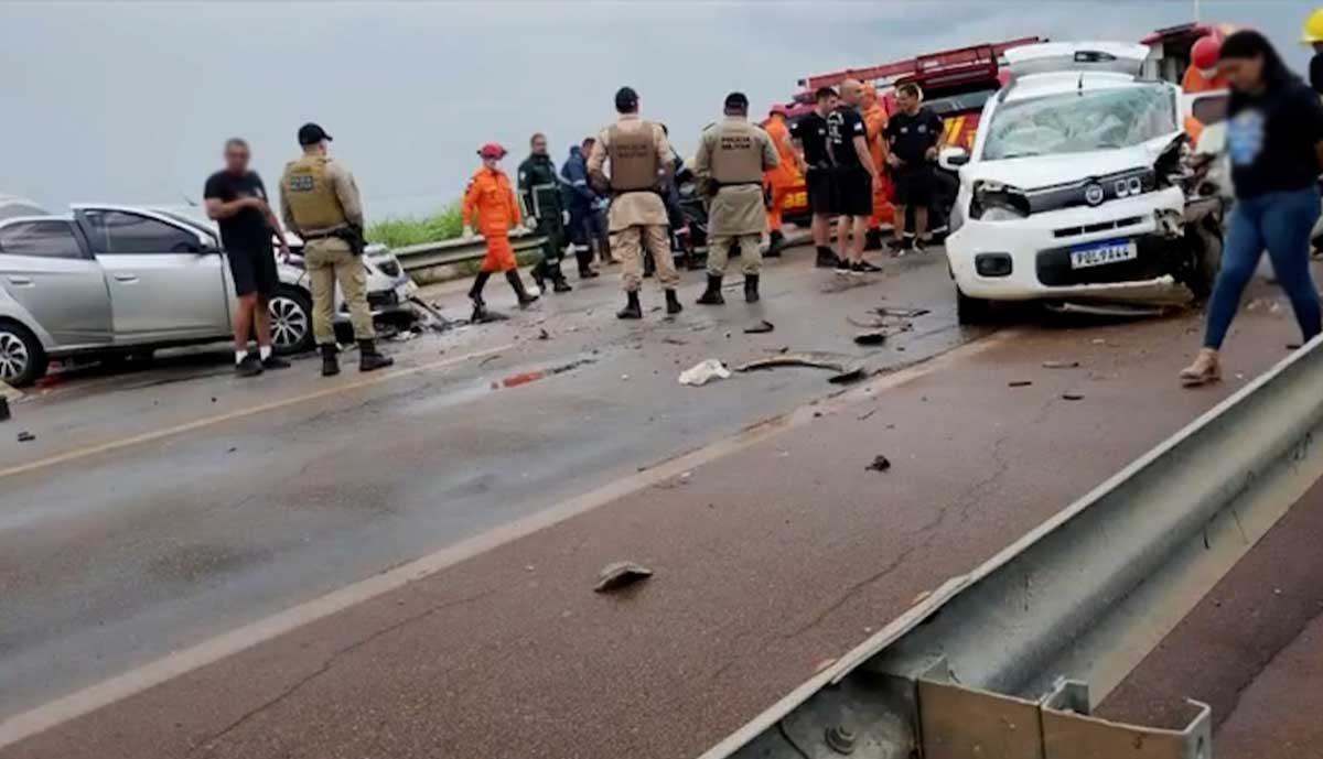 Batida entre carros deixa feridos e trânsito lento na ponte que liga Palmas ao distrito de Luzimangues - Sou Mais Notícias