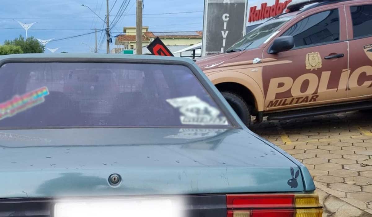 Jovem é preso por extorsão após tomar carro de 'cliente' como pagamento de dívida de drogas