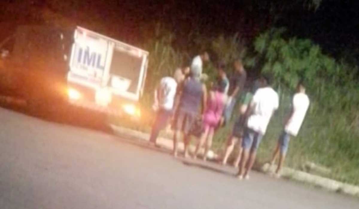Homem é encontrado morto sem sinais de violência em casa abandonada