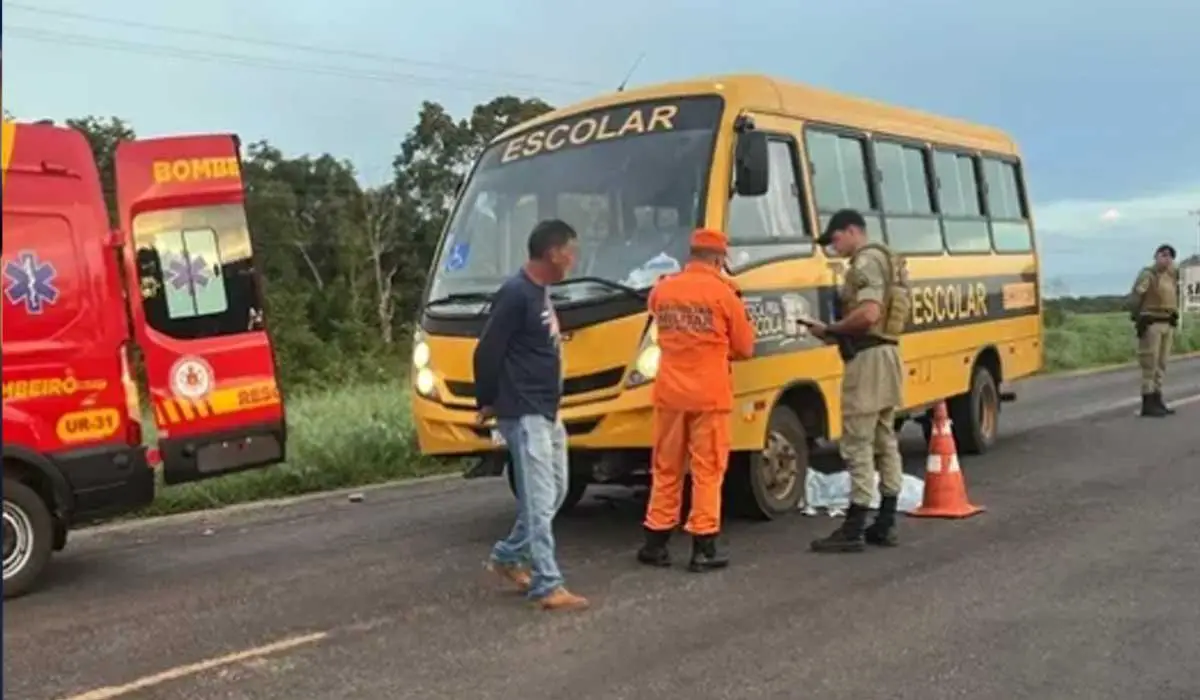 Ciclista morre após ser atingido e arrastado por ônibus escolar na TO-010