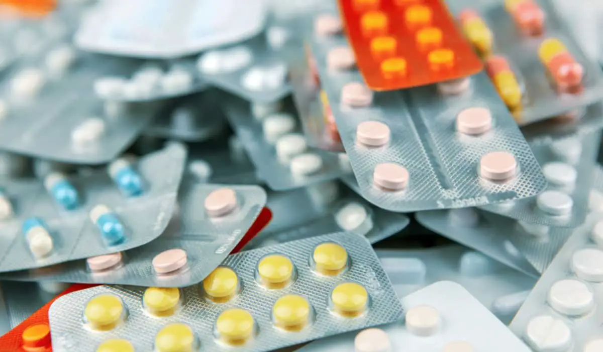 Após reclamação de médicos, Justiça suspende resolução que autoriza farmacêuticos a prescreverem medicamentos