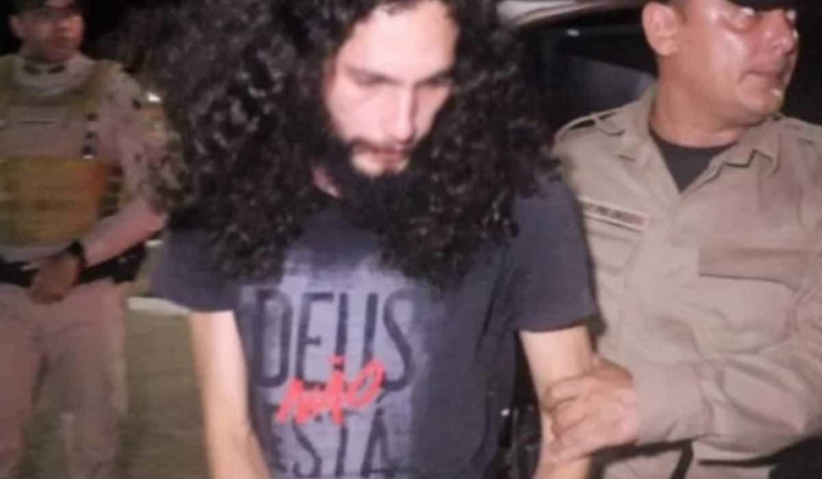 Professor de canto preso dava 'chá' com sêmen a alunas e dizia que líquido melhoraria cordas vocais, diz polícia